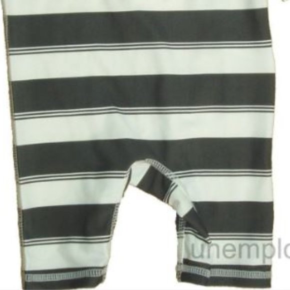 Boys Skulls Swimsuit Rashguard Bathing Swim Suit Protection UPF Rash Guard Short - Picture 3 of 6